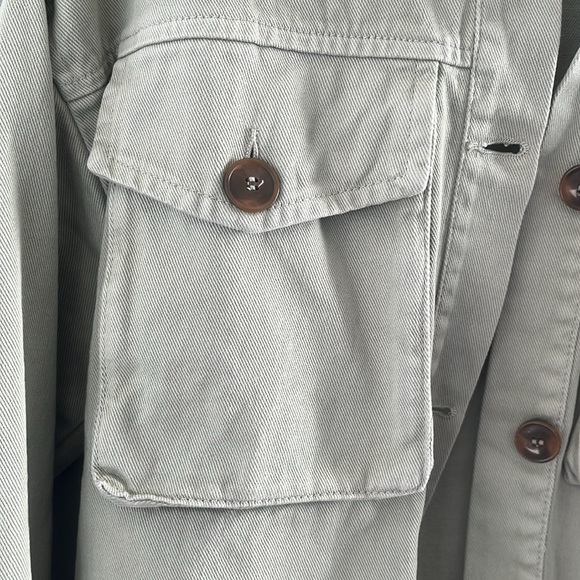 Pull&Bear women’s XS green twill buttoned jacket, light wear, great for spring! - Picture 4 of 5